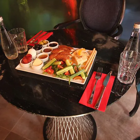 Hotel Naumpasa Konagi